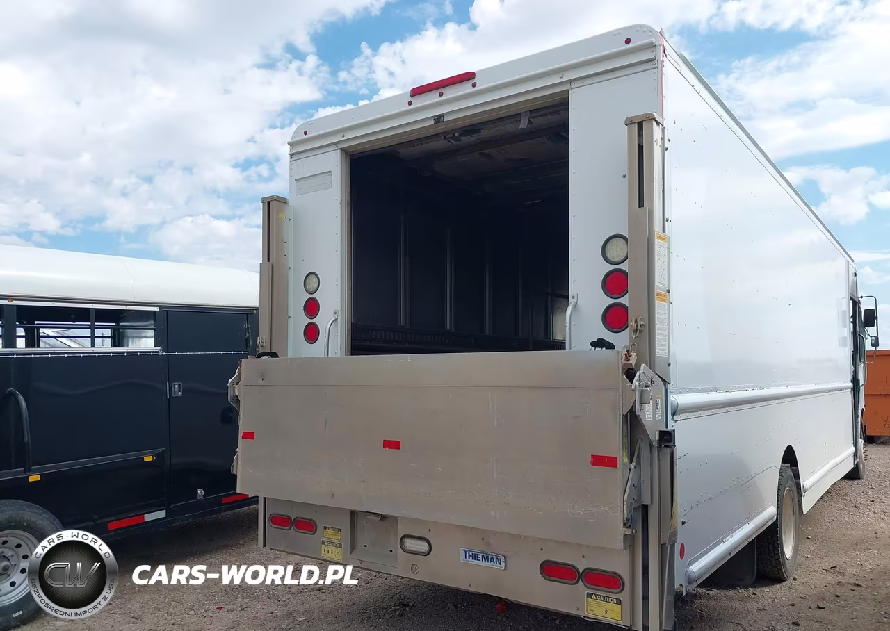 2014 Ford F-59 Commercial Stripped VIN:1F65F5KY8E0A10077 - 4