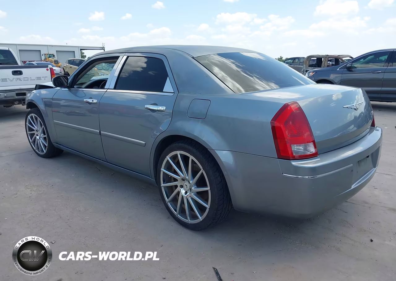 2007 Chrysler 300 Touring VIN:2C3KA53GX7H608453 - 3