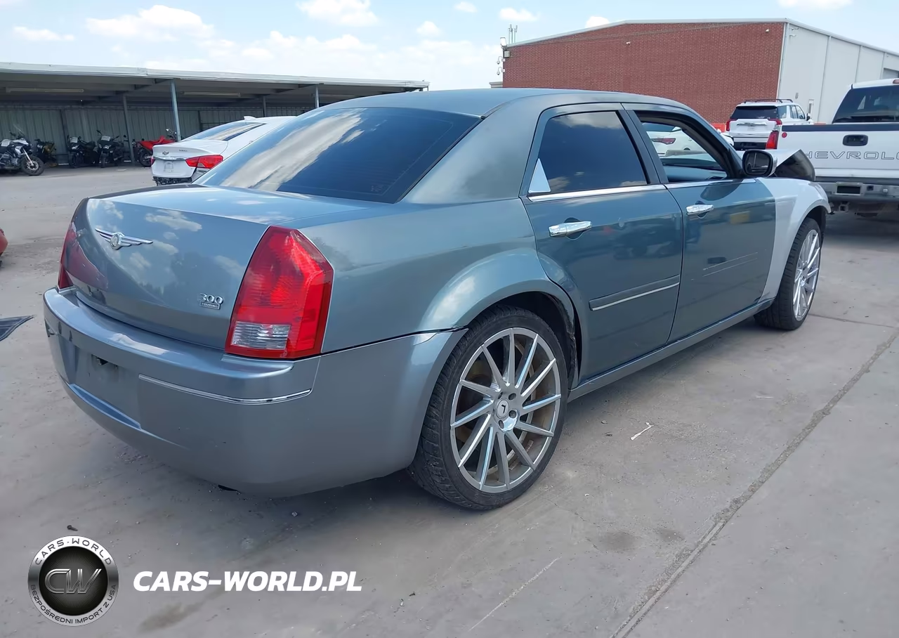 2007 Chrysler 300 Touring VIN:2C3KA53GX7H608453 - 4
