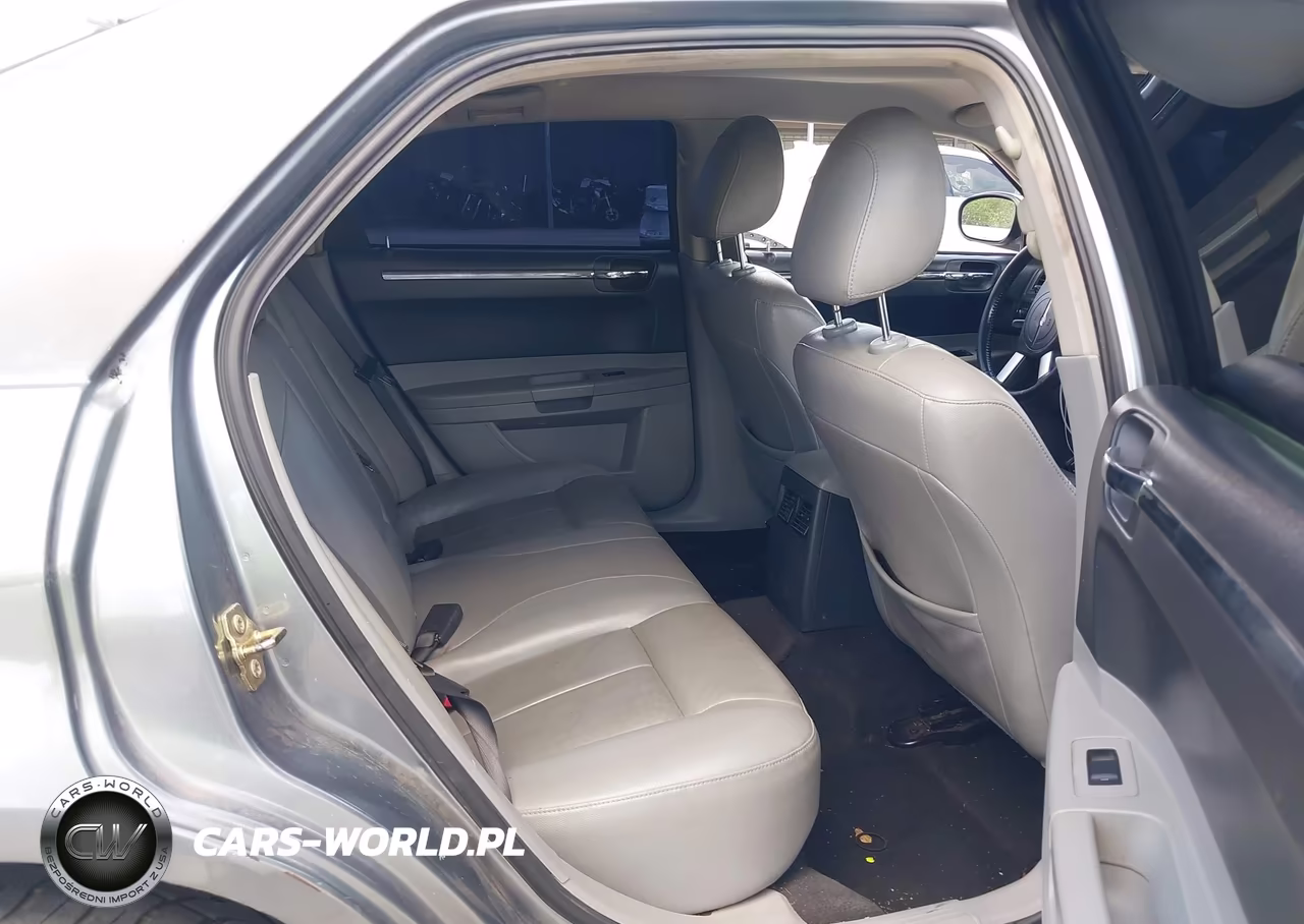 2007 Chrysler 300 Touring VIN:2C3KA53GX7H608453 - 8