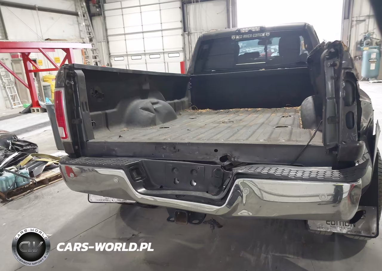 2017 Ram 3500 Limited 4X4 8' Box VIN:3C63RRKL1HG576385 - 15