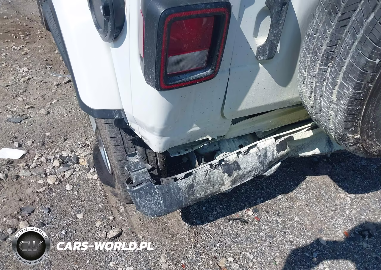 2020 Jeep Wrangler Unlimited Sahara 4X4 VIN:1C4HJXEN5LW339254 - 6