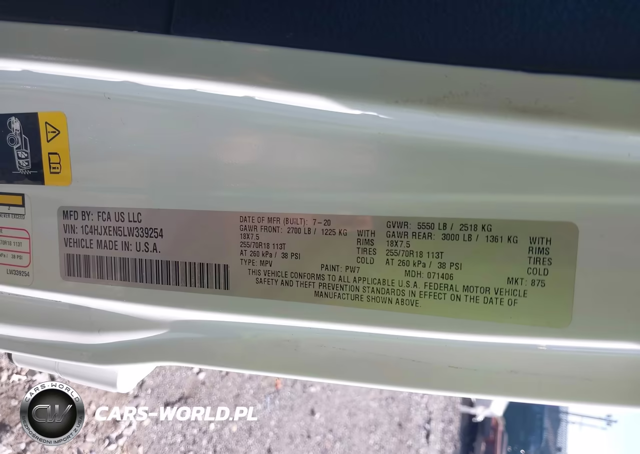 2020 Jeep Wrangler Unlimited Sahara 4X4 VIN:1C4HJXEN5LW339254 - 9