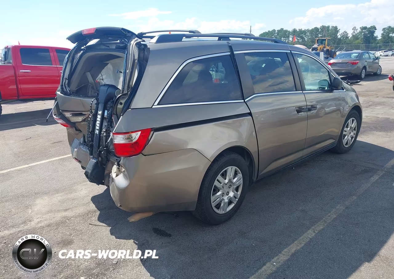 2013 Honda Odyssey Lx VIN:5FNRL5H24DB076183 - 4