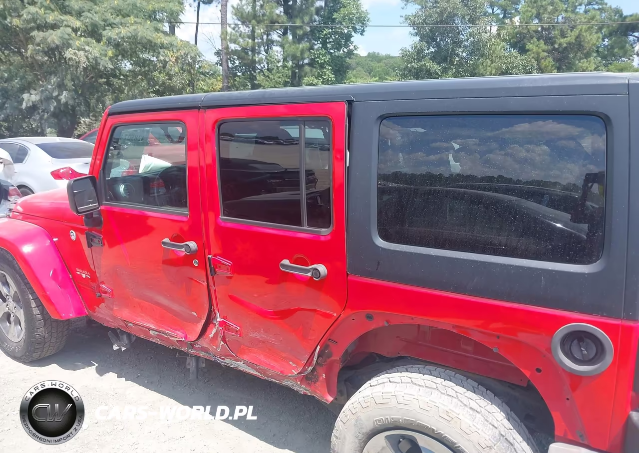 2016 Jeep Wrangler Unlimited Sahara VIN:1C4BJWEG9GL117292 - 14