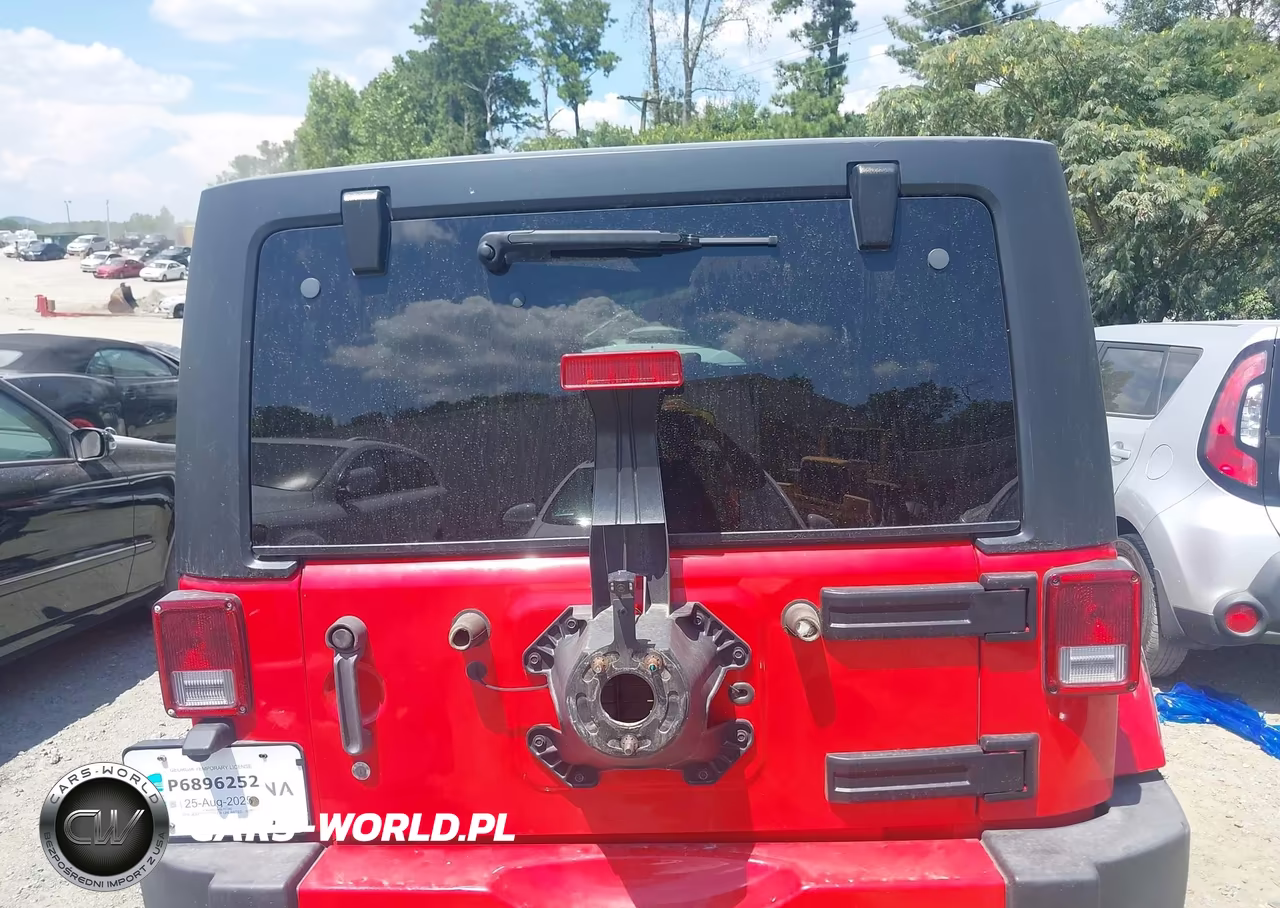 2016 Jeep Wrangler Unlimited Sahara VIN:1C4BJWEG9GL117292 - 16