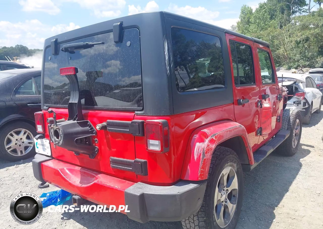2016 Jeep Wrangler Unlimited Sahara VIN:1C4BJWEG9GL117292 - 4