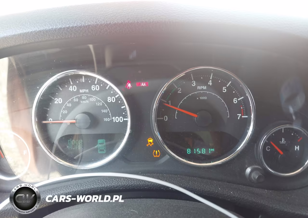 2016 Jeep Wrangler Unlimited Sahara VIN:1C4BJWEG9GL117292 - 7