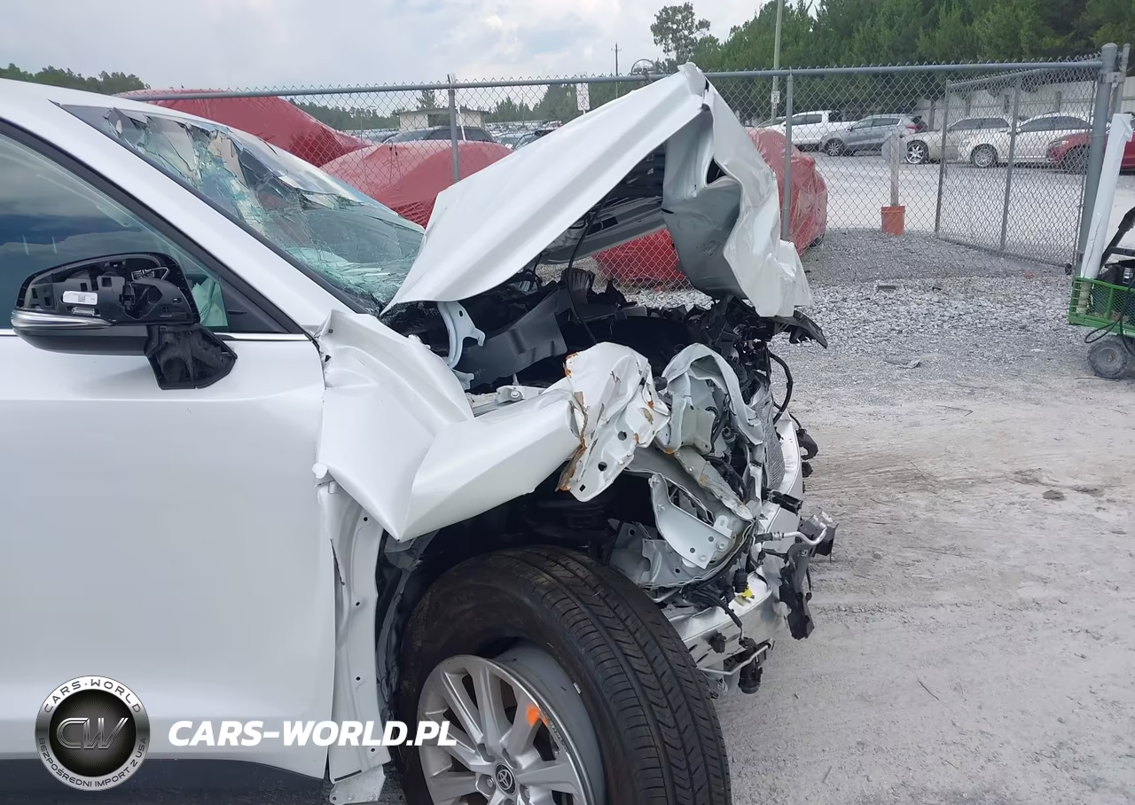 2025 Toyota Grand Highlander Xle VIN:5TDAAAB55SS084459 - 18