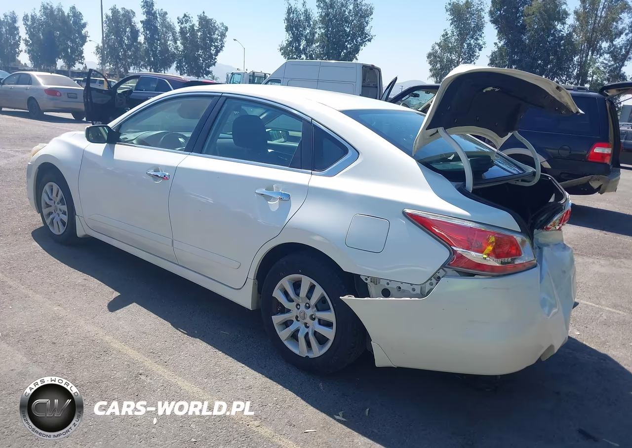 2014 Nissan Altima 2.5 S VIN:1N4AL3AP6EN357613 - 3