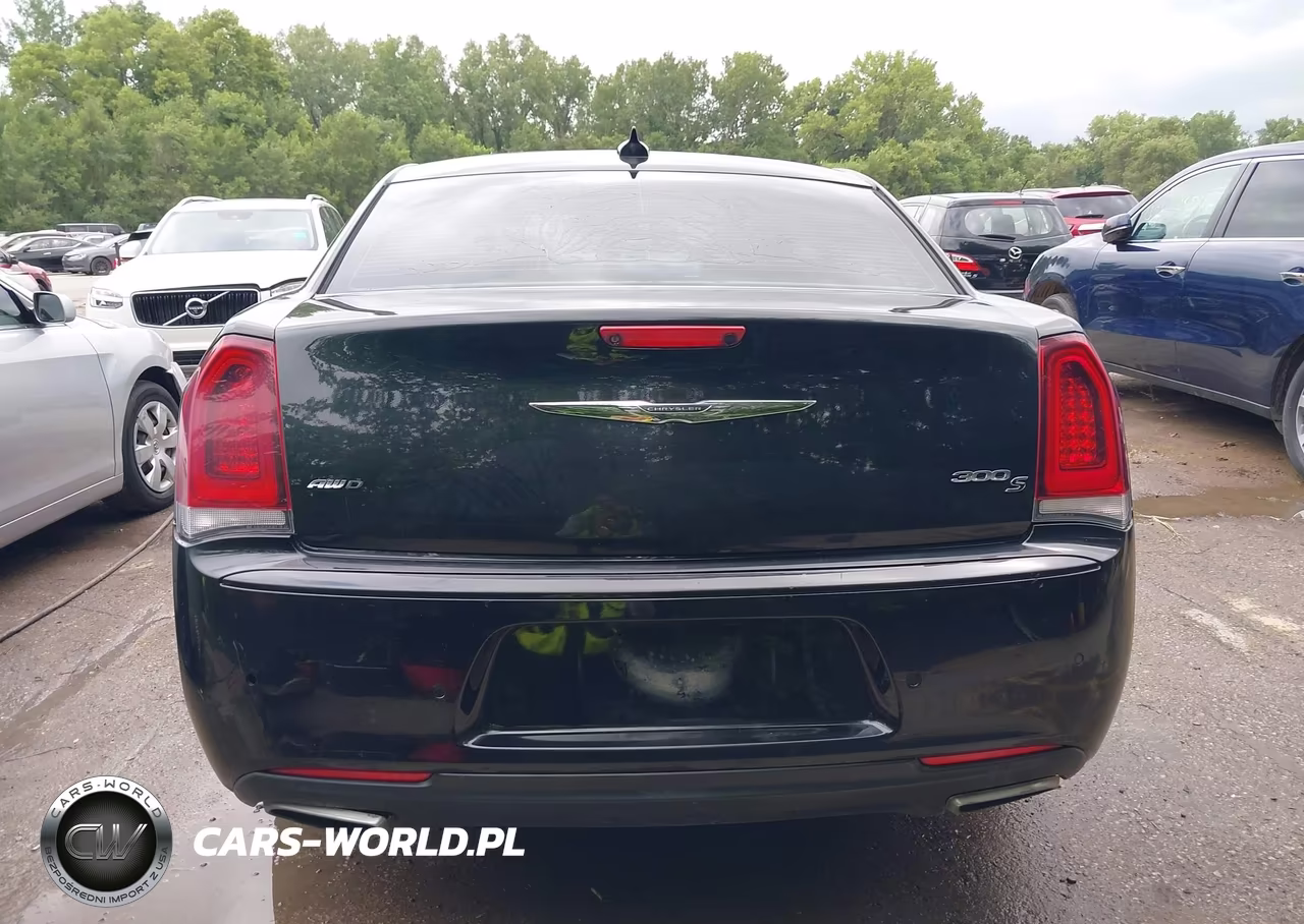 2015 Chrysler 300 300S VIN:2C3CCAGGXFH932339 - 17