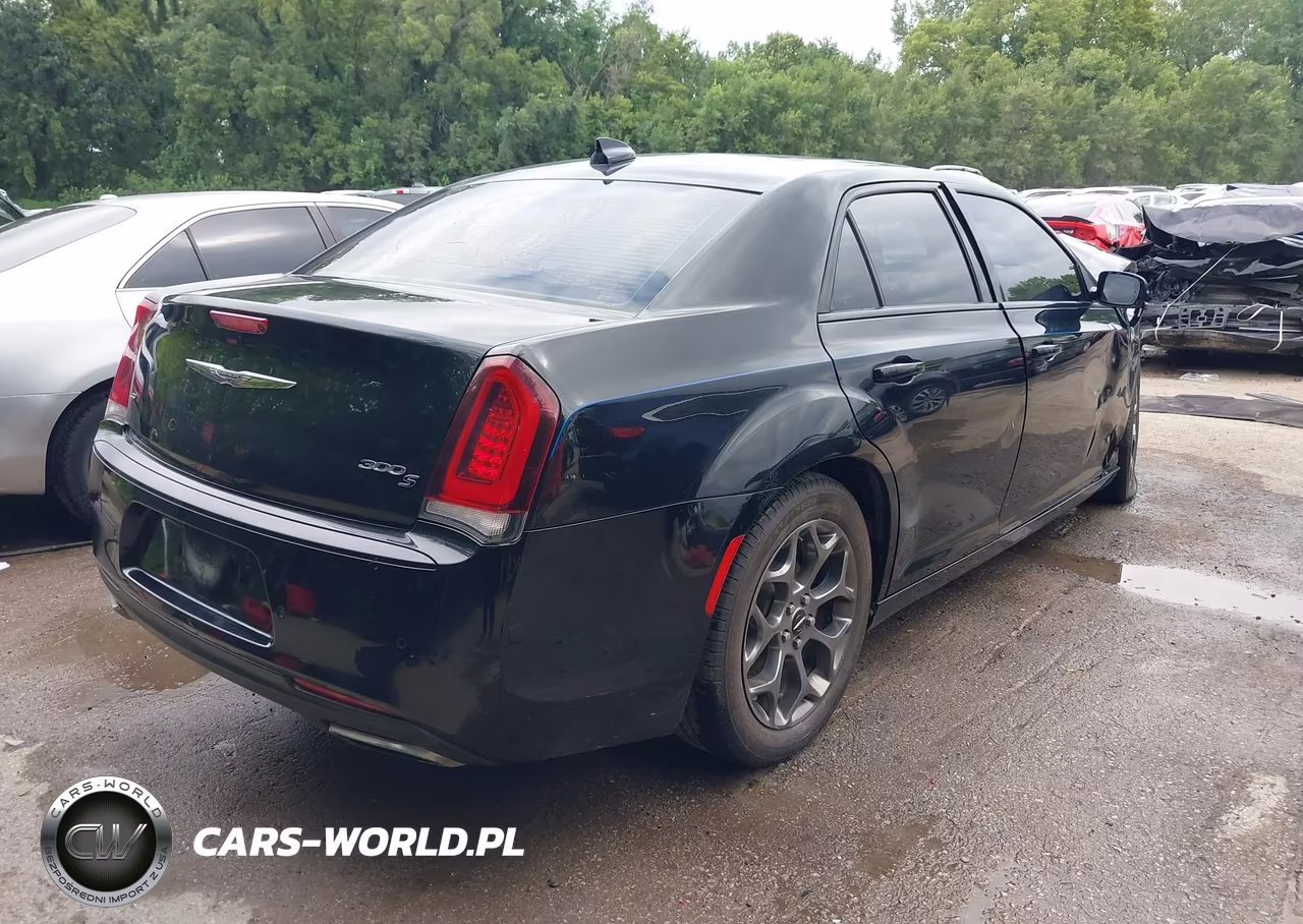 2015 Chrysler 300 300S VIN:2C3CCAGGXFH932339 - 4