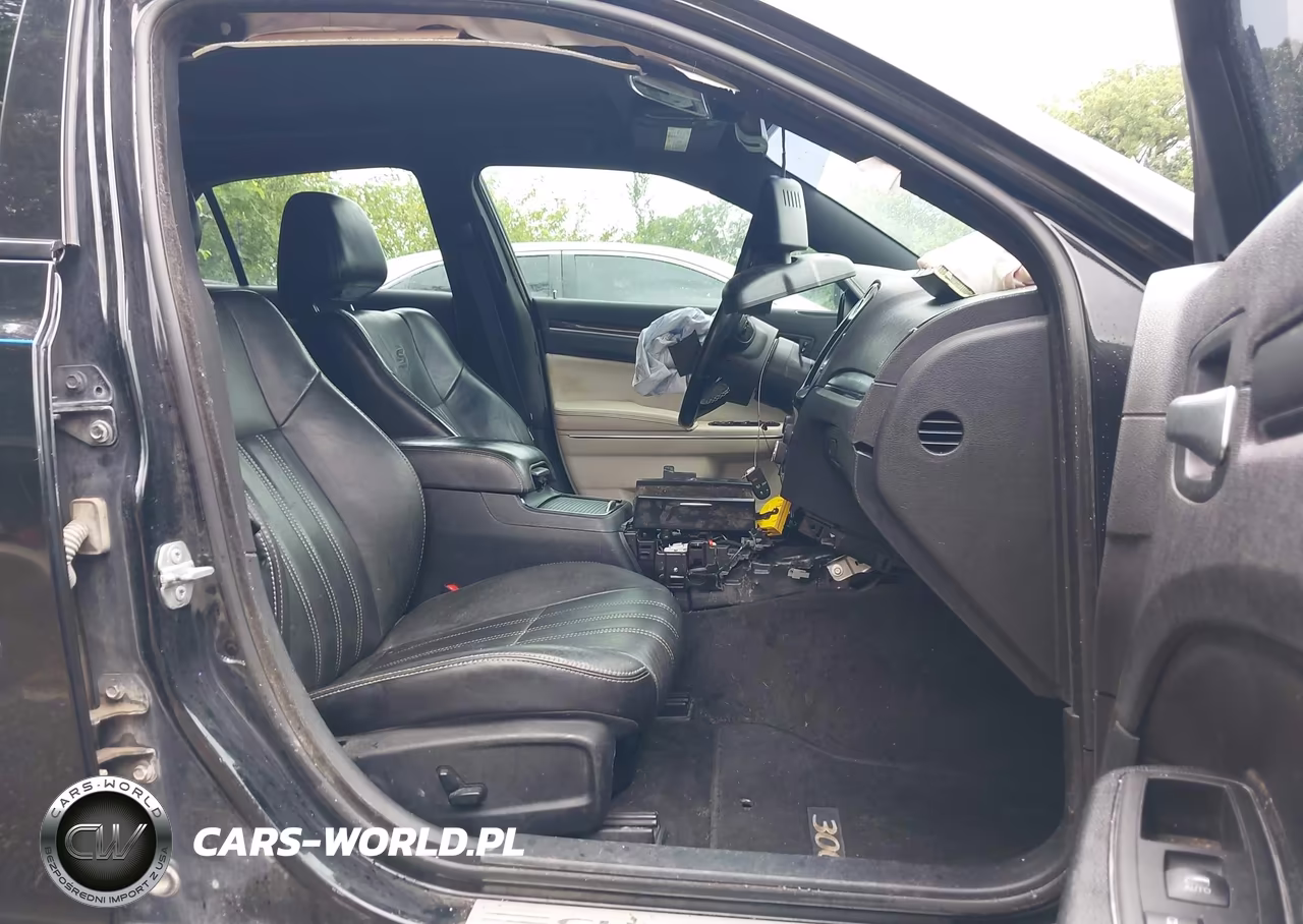 2015 Chrysler 300 300S VIN:2C3CCAGGXFH932339 - 5