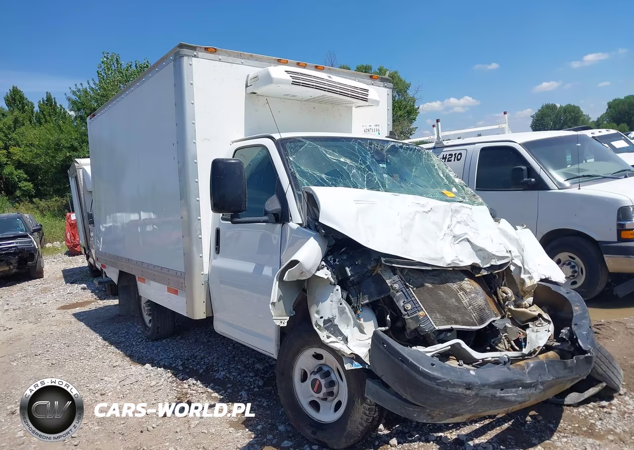 2019 GMC Savana Cutaway Work Van