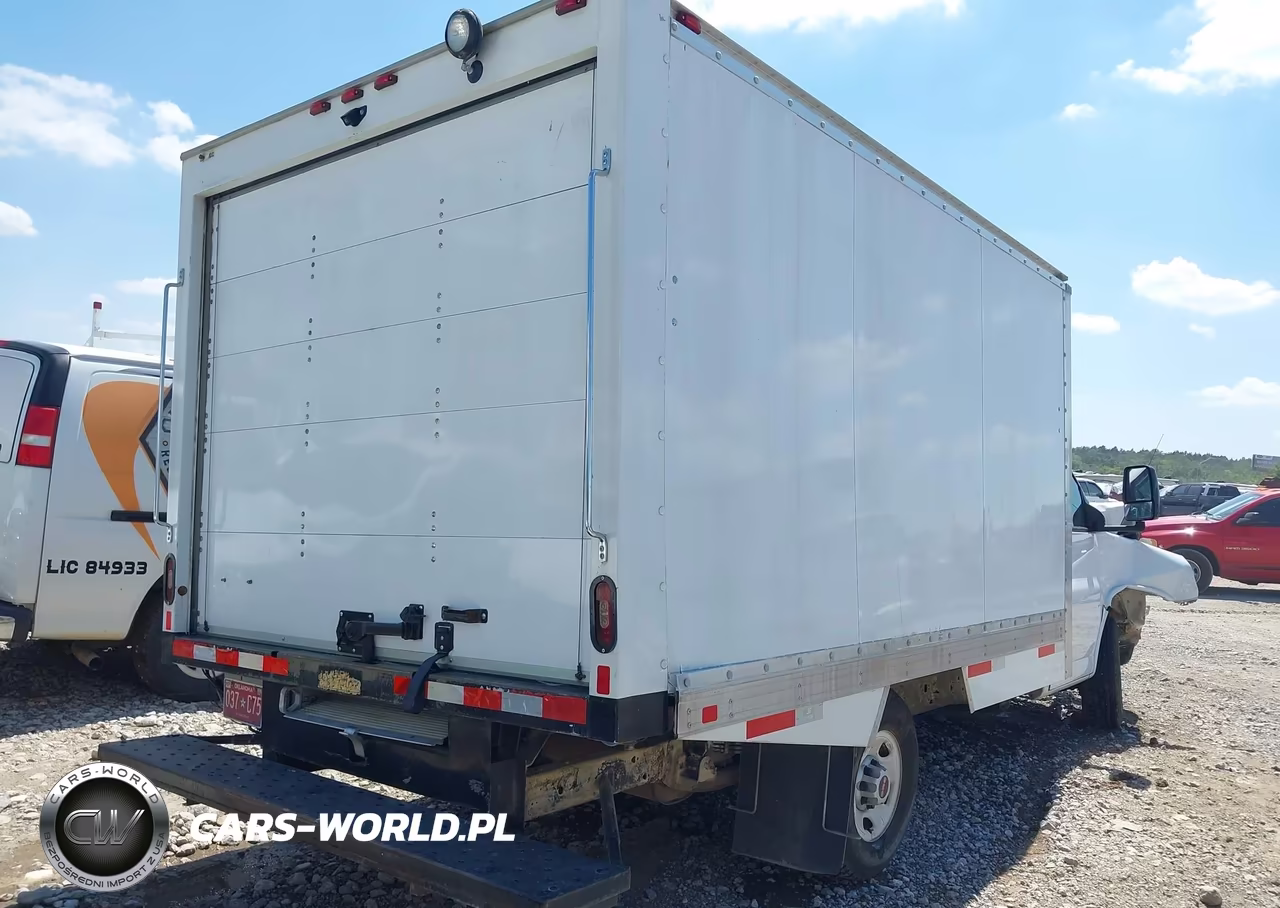 2019 GMC Savana Cutaway Work Van VIN:1GD07RFP3K1365348 - 4