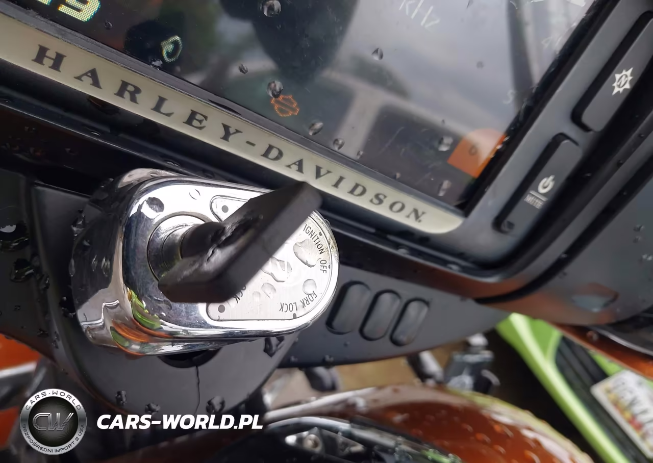 2016 Harley-Davidson Flhx Street Glide VIN:1HD1KBM14GB672816 - 11