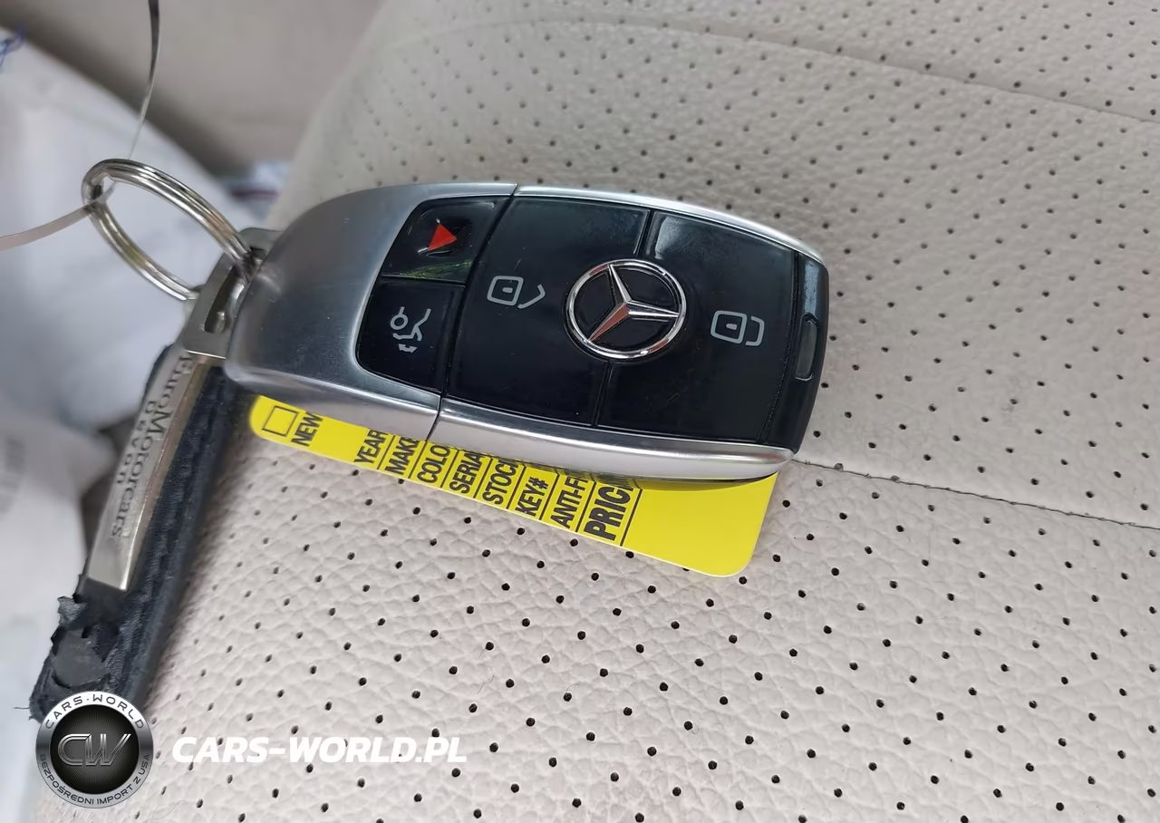 2018 Mercedes-Benz E 300 4Matic VIN:WDDZF4KB8JA311916 - 11