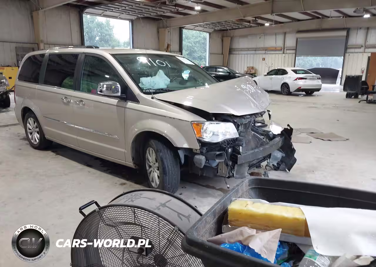 2015 Chrysler Town & Country Limited Platinum