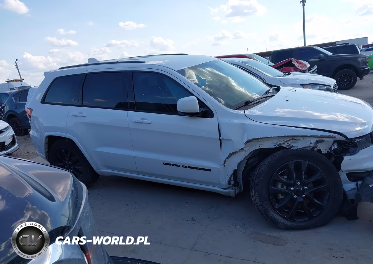 2018 Jeep Grand Cherokee Altitude 4X2 VIN:1C4RJEAG3JC479978 - 14
