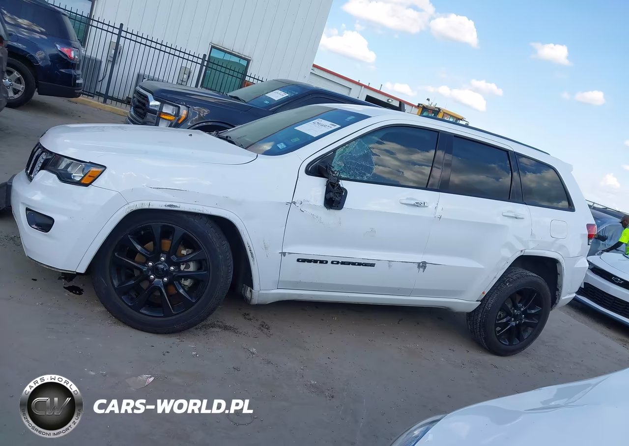 2018 Jeep Grand Cherokee Altitude 4X2 VIN:1C4RJEAG3JC479978 - 15