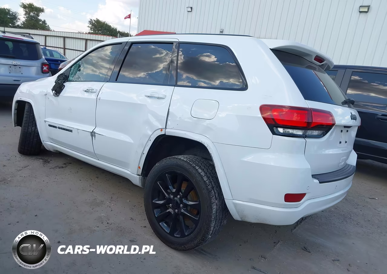 2018 Jeep Grand Cherokee Altitude 4X2 VIN:1C4RJEAG3JC479978 - 3