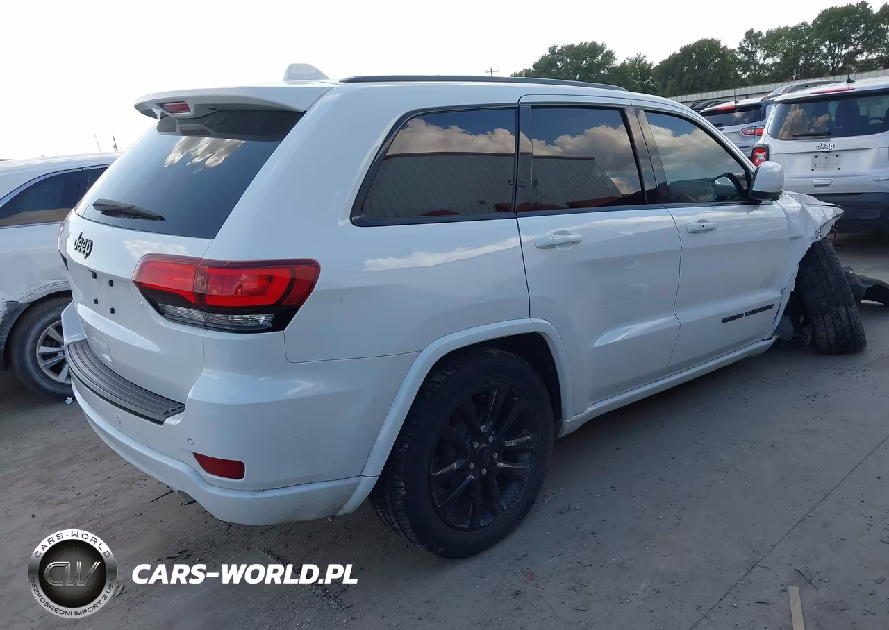 2018 Jeep Grand Cherokee Altitude 4X2 VIN:1C4RJEAG3JC479978 - 4