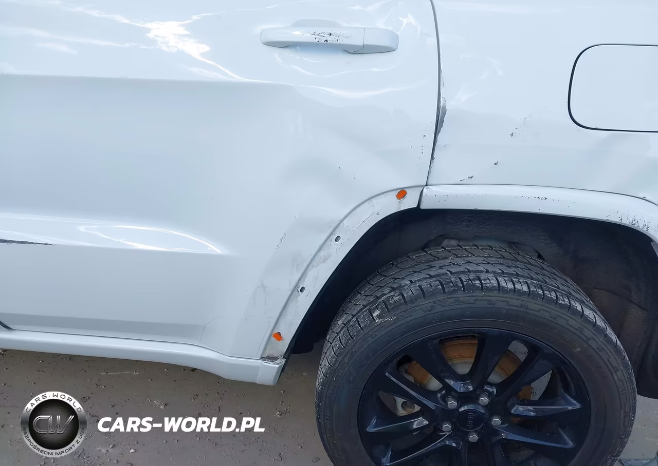 2018 Jeep Grand Cherokee Altitude 4X2 VIN:1C4RJEAG3JC479978 - 6