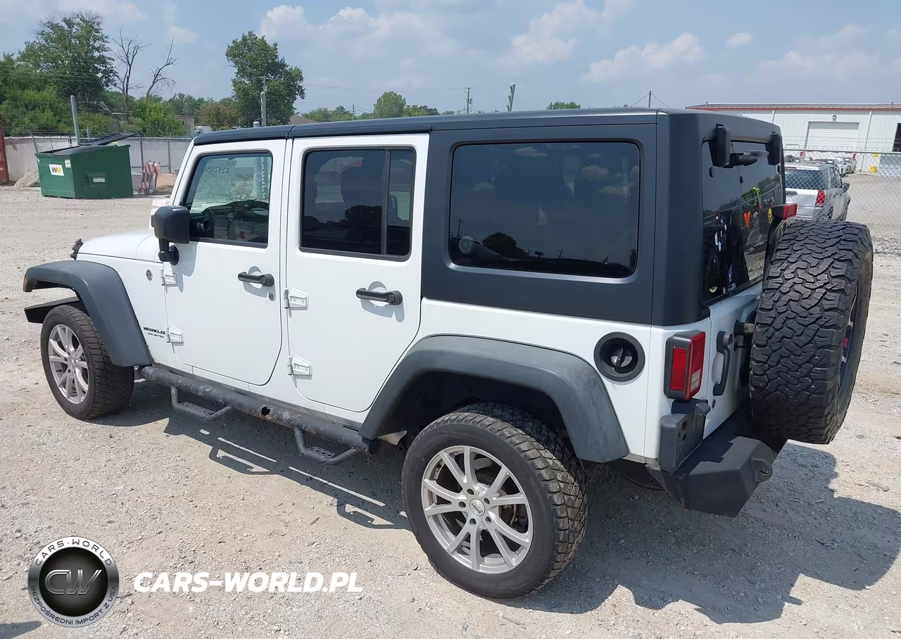 2015 Jeep Wrangler Unlimited Sport VIN:1C4BJWDG8FL703479 - 3