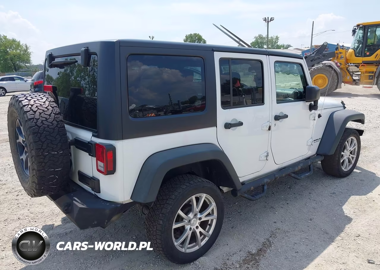 2015 Jeep Wrangler Unlimited Sport VIN:1C4BJWDG8FL703479 - 4