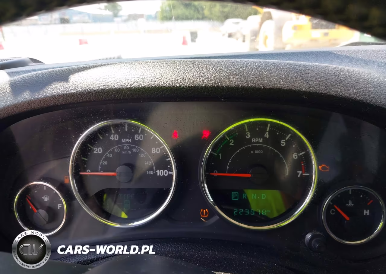 2015 Jeep Wrangler Unlimited Sport VIN:1C4BJWDG8FL703479 - 7