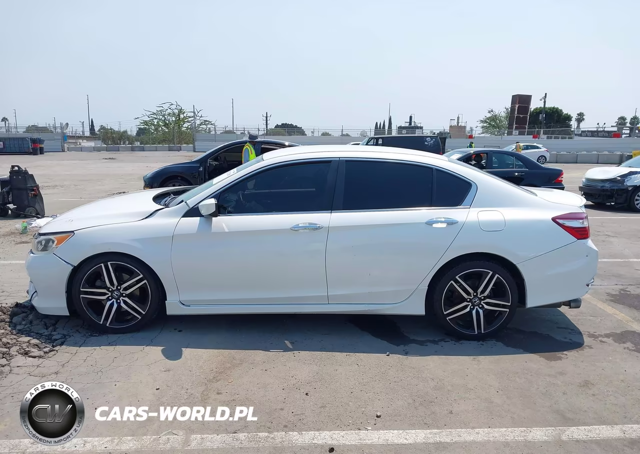 2017 Honda Accord Sport VIN:1HGCR2F53HA041585 - 15