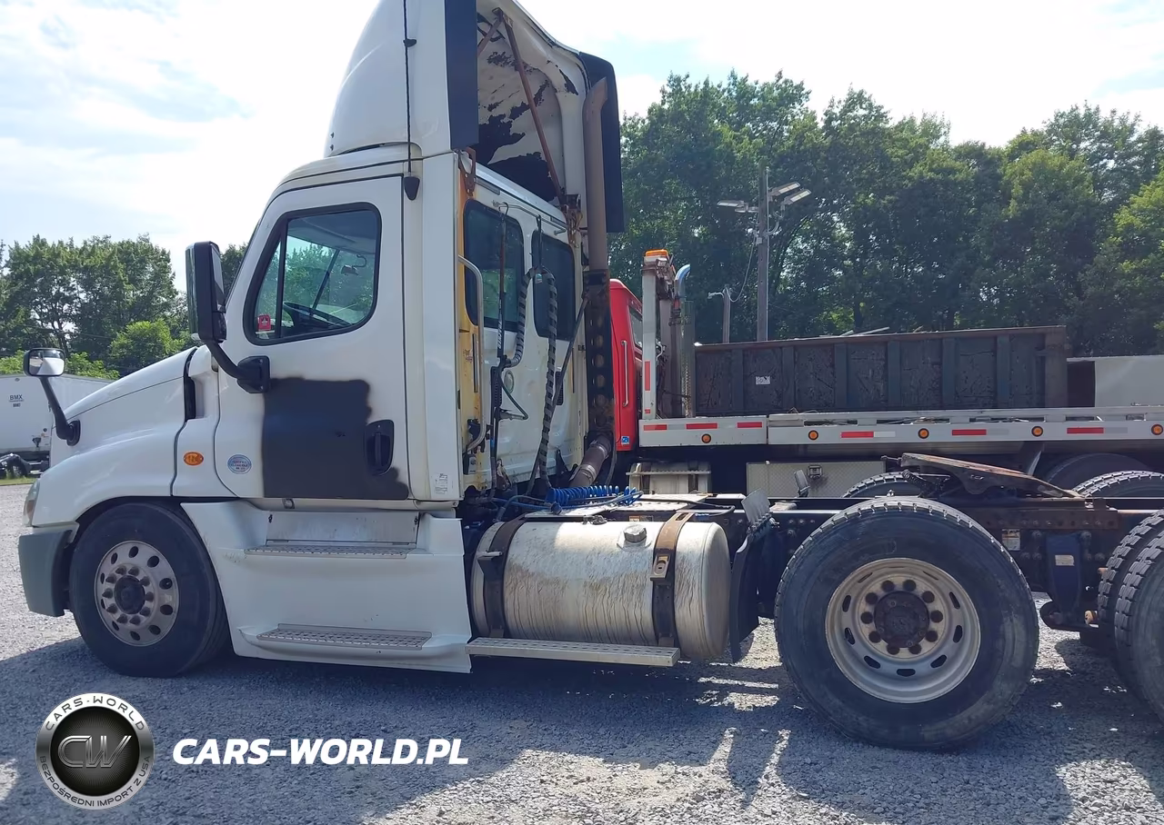 2016 Freightliner Cascadia 125 VIN:3AKJGEDV7GDHC7003 - 15