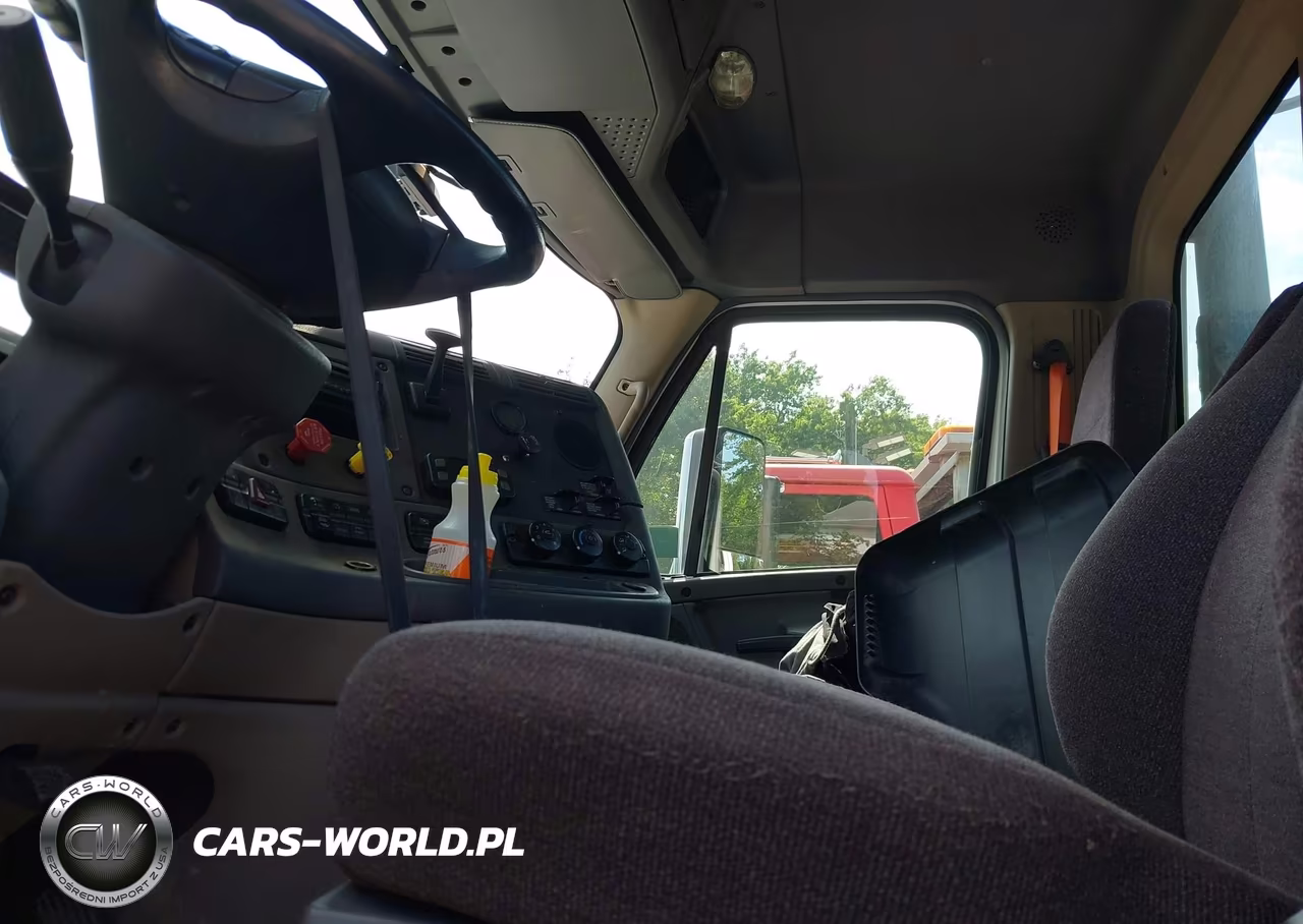 2016 Freightliner Cascadia 125 VIN:3AKJGEDV7GDHC7003 - 7