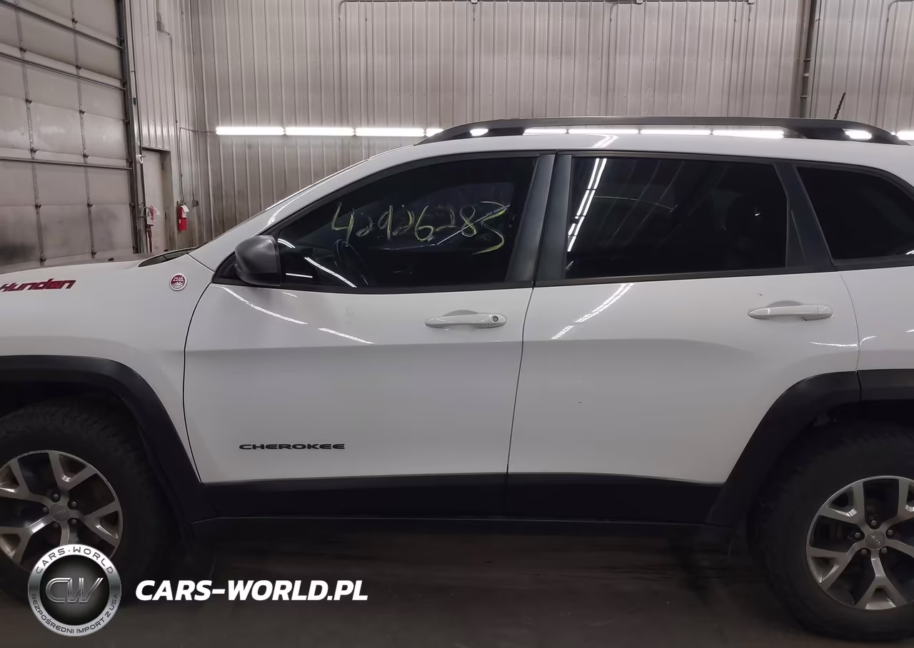 2016 Jeep Cherokee Trailhawk VIN:1C4PJMBS2GW154203 - 14