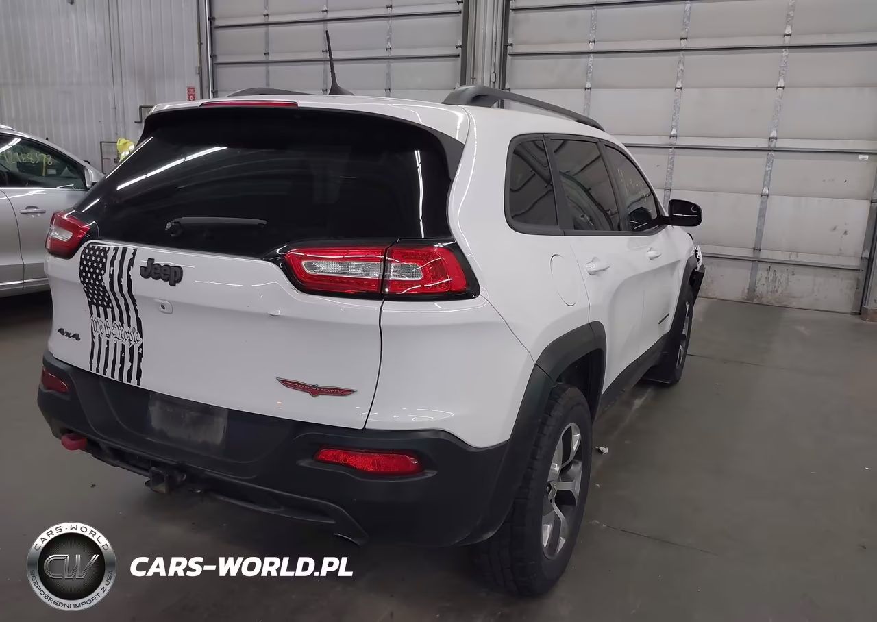2016 Jeep Cherokee Trailhawk VIN:1C4PJMBS2GW154203 - 4