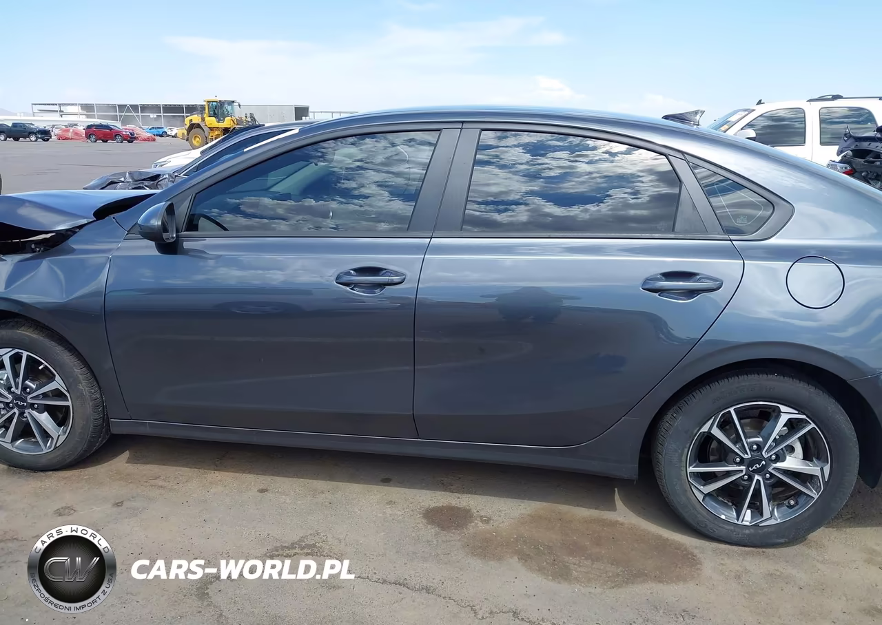 2024 Kia Forte Lxs VIN:3KPF24AD7RE731185 - 15