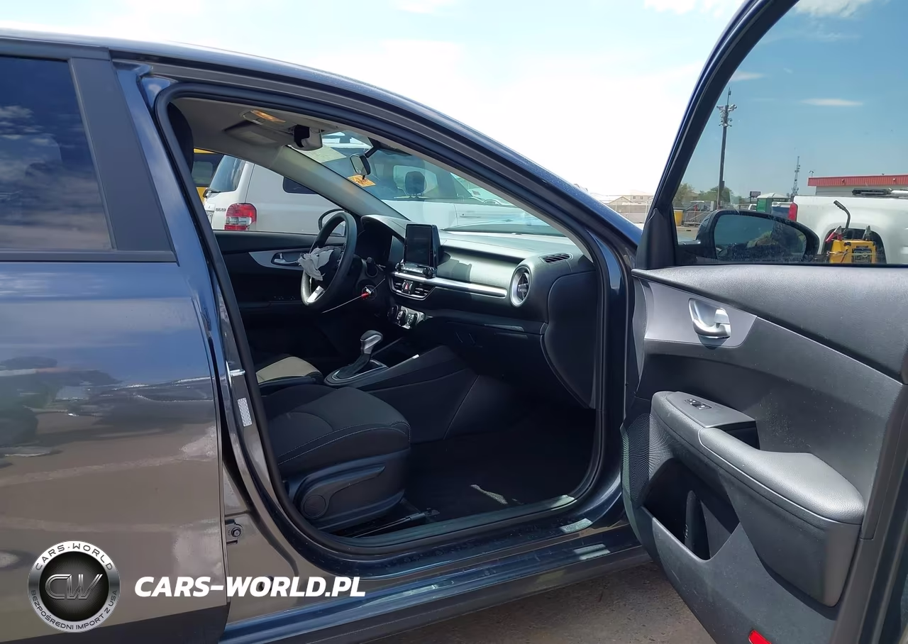 2024 Kia Forte Lxs VIN:3KPF24AD7RE731185 - 5