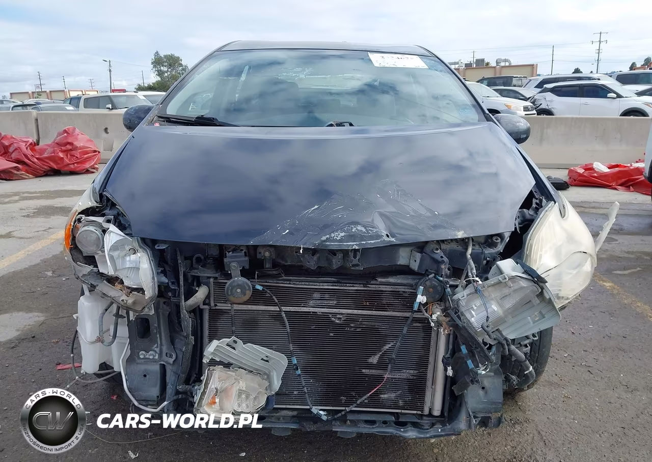 2015 Toyota Prius Two VIN:JTDKN3DU0F0428202 - 13