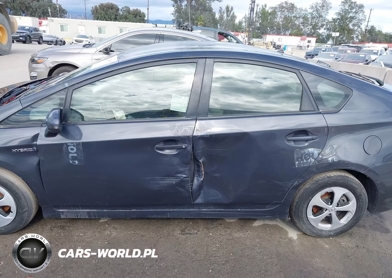2015 Toyota Prius Two VIN:JTDKN3DU0F0428202 - 15
