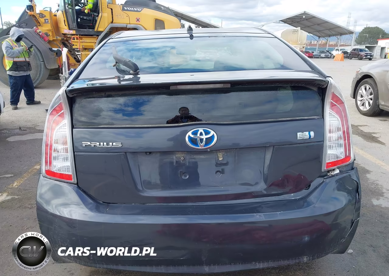 2015 Toyota Prius Two VIN:JTDKN3DU0F0428202 - 17