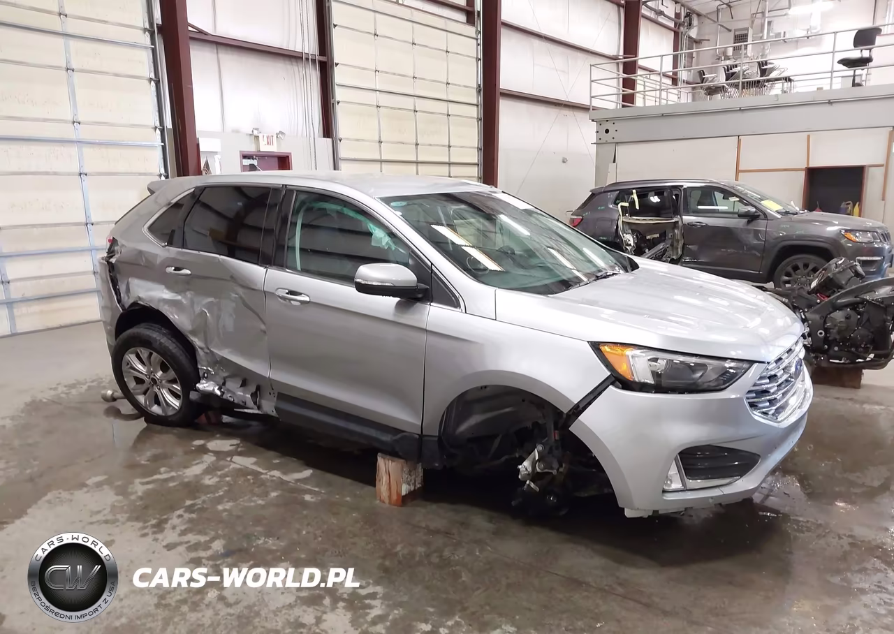 2023 Ford Edge Titanium