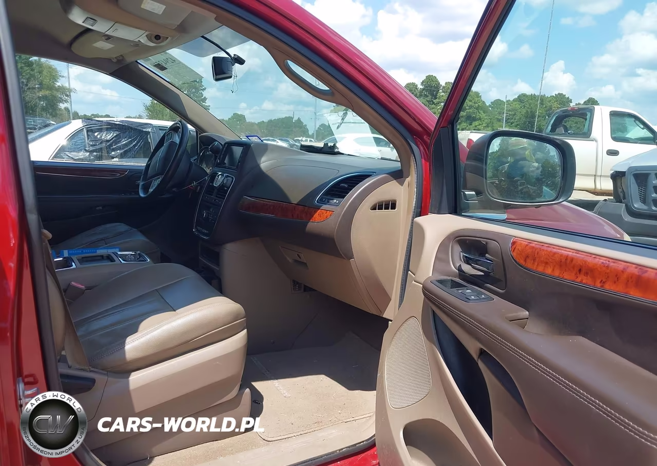 2015 Chrysler Town & Country Touring VIN:2C4RC1BG7FR513386 - 5