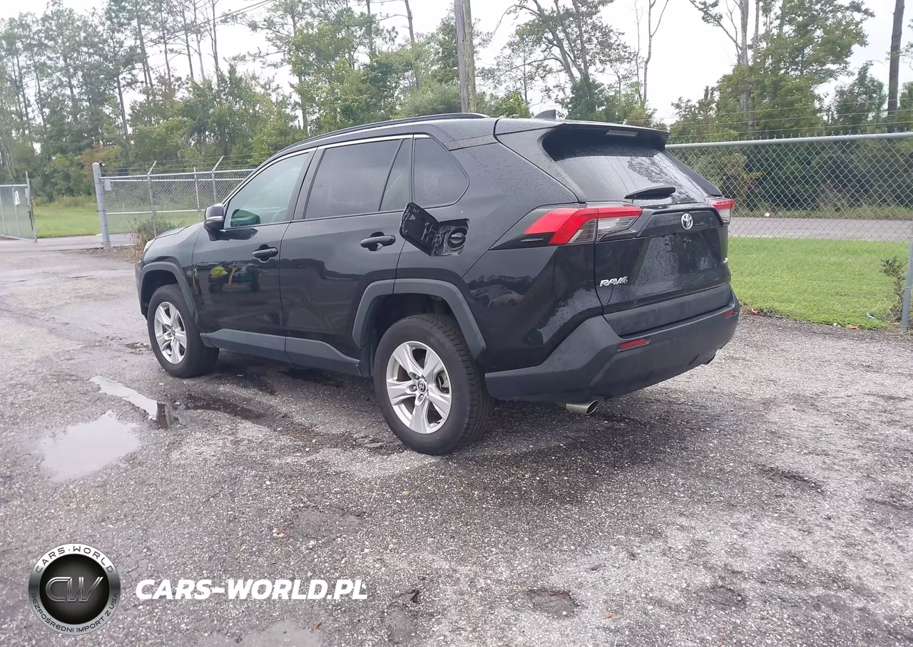2021 Toyota Rav4 Xle VIN:2T3W1RFV3MC132459 - 3