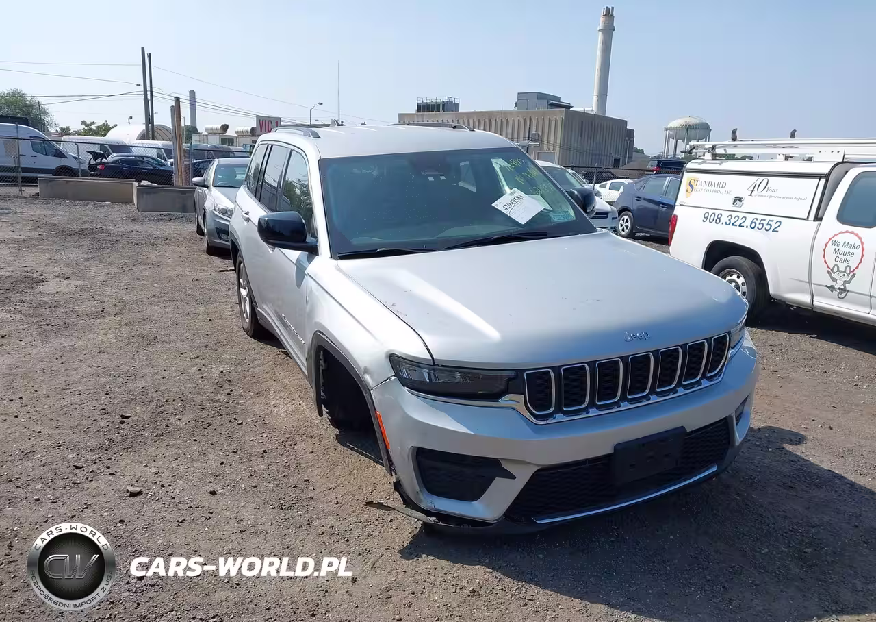 2023 Jeep Grand Cherokee Laredo 4X4