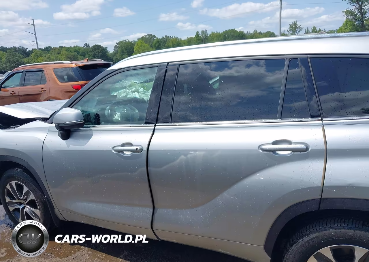 2020 Toyota Highlander Xle VIN:5TDHZRBH6LS501895 - 14