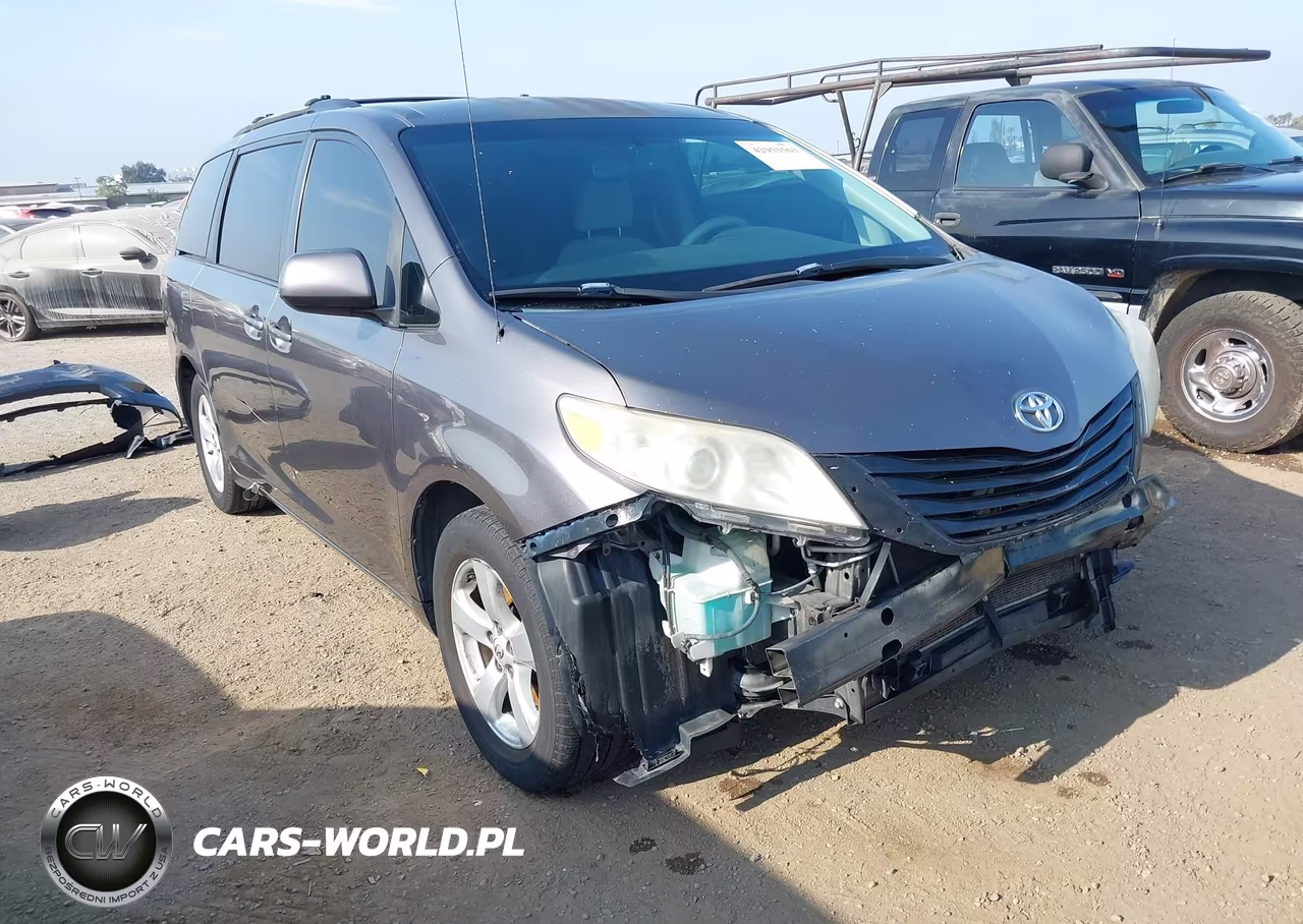 2012 Toyota Sienna Le V6 8 Passenger – zdjęcie 1 z 17
