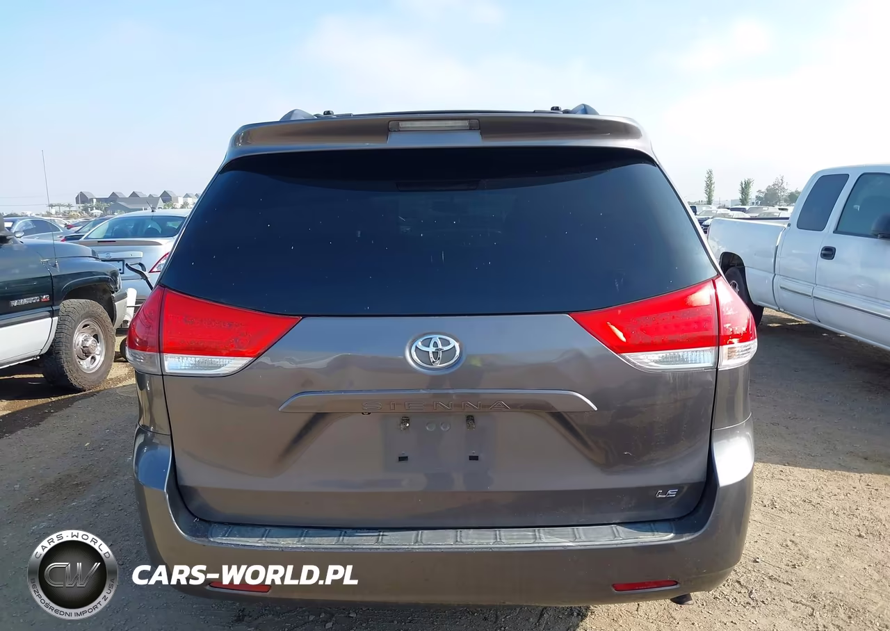 2012 Toyota Sienna Le V6 8 Passenger VIN:5TDKK3DC2CS260829 - 17