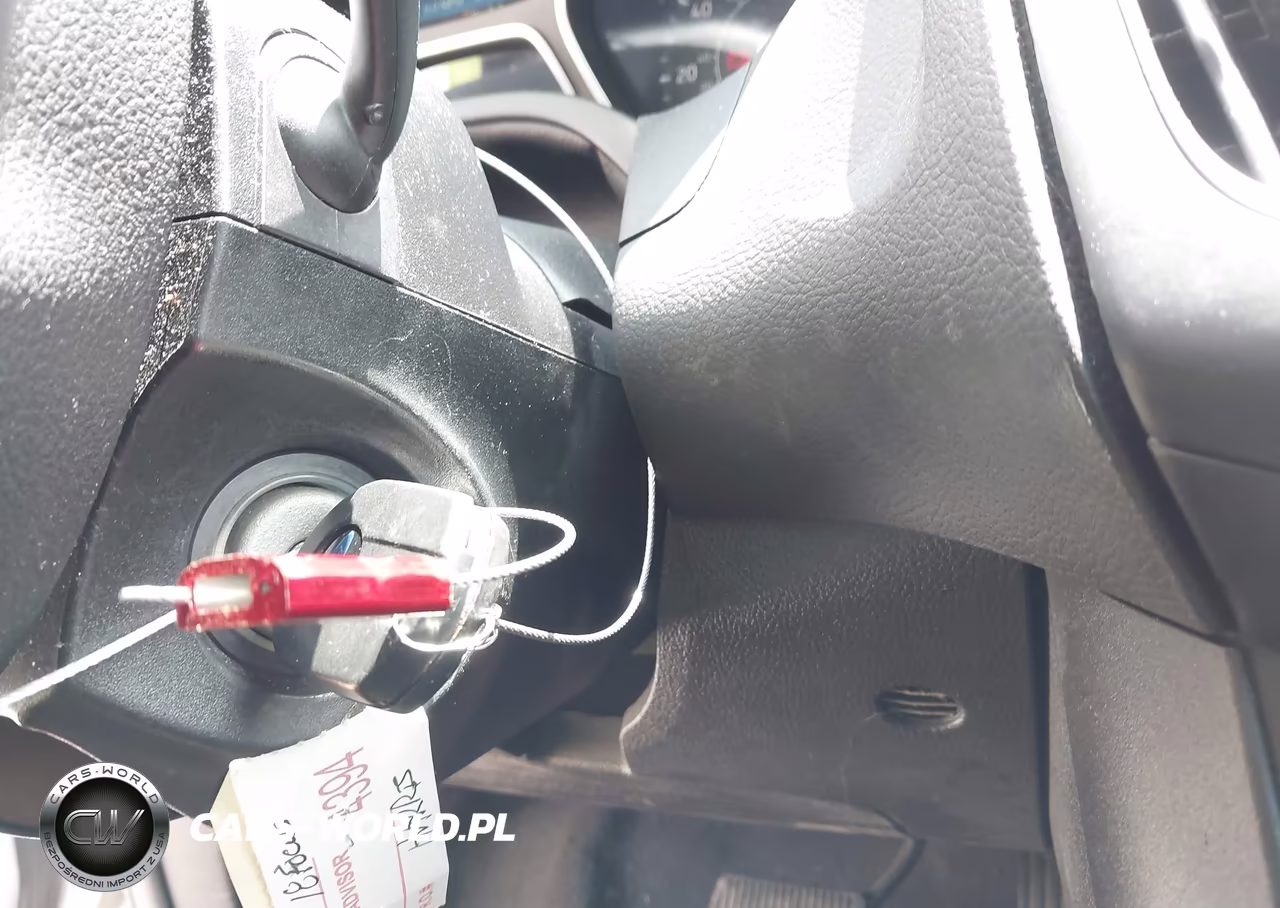 2018 Ford Focus Se VIN:1FADP3FEXJL281652 - 11