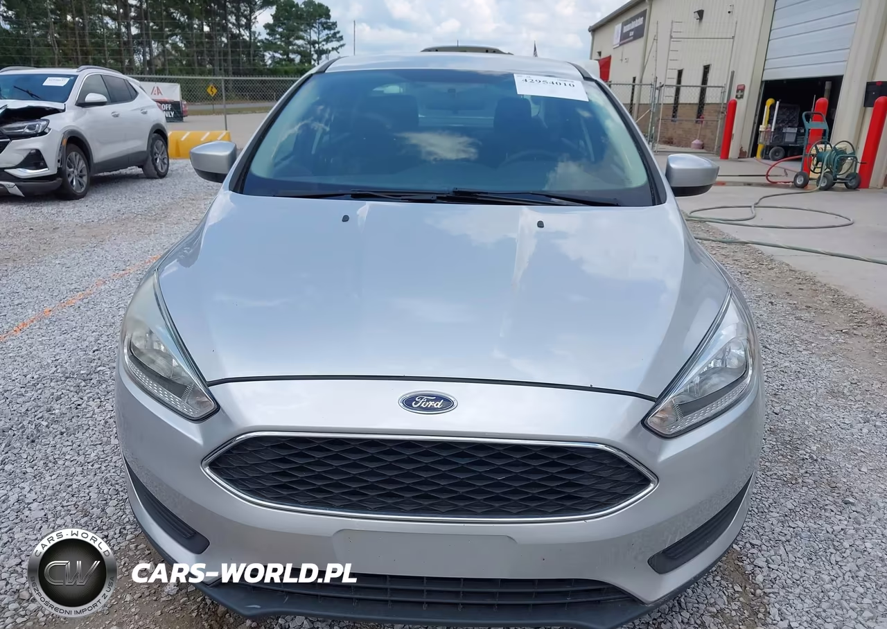 2018 Ford Focus Se VIN:1FADP3FEXJL281652 - 6