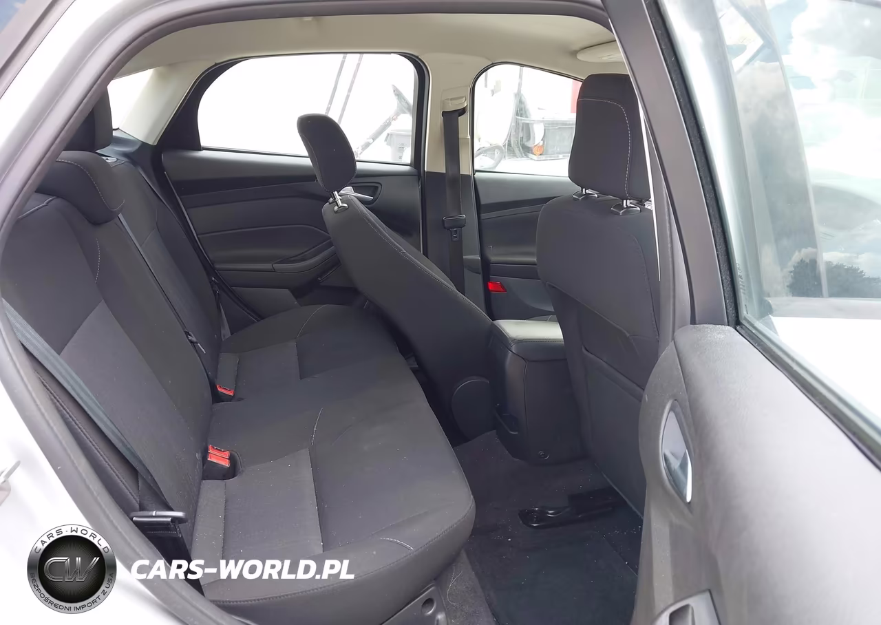 2018 Ford Focus Se VIN:1FADP3FEXJL281652 - 8